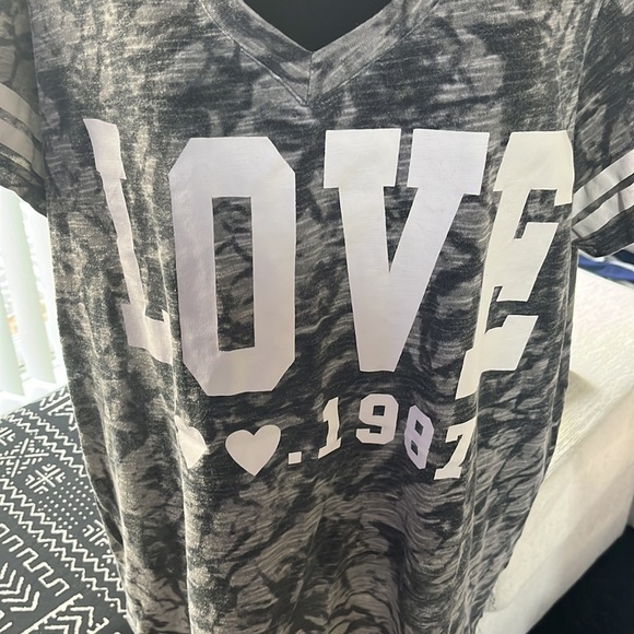 Reflex | V-Neck Burnout Graphic Tee - Picture 2 of 6